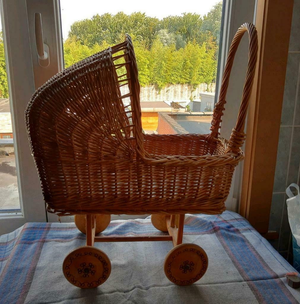 Poussette en osier, Enlèvement ou Envoi, Comme neuf