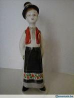 Figurine Hongroise en porcelaine des années 50..., Antiquités & Art, Enlèvement ou Envoi
