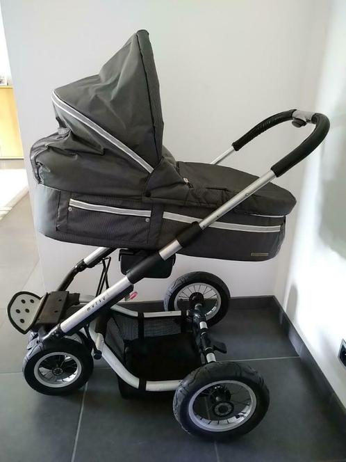 Prachtige volledige grijze driewieler buggy - Mutsy, Kinderen en Baby's, Kinderwagens en Combinaties, Gebruikt, Combiwagen, Mutsy