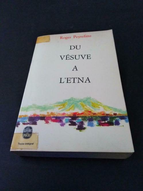 Du Vésuve à l'Etna, Roger Peyrefitte, Boeken, Romans, Gelezen, Ophalen of Verzenden