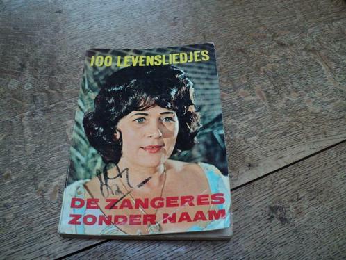 voor de verzamelaar :  100 levensliedjes  zangeres zonder na, Boeken, Muziek, Ophalen of Verzenden