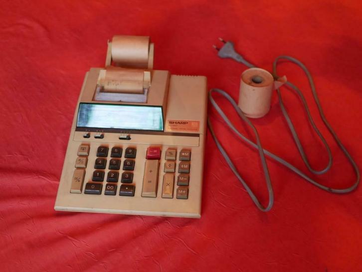 rekenmachine sharp, Verzamelen, Overige Verzamelen, Gebruikt, Ophalen of Verzenden
