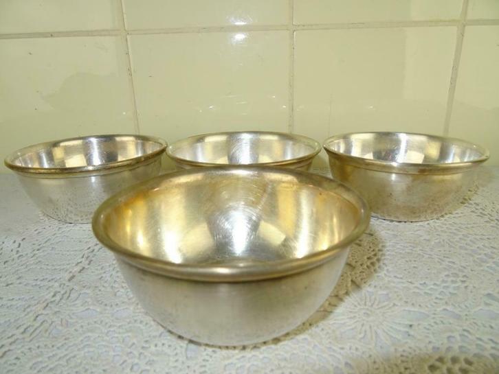 Antieke verzilverde kommetjes 4x verzilverd kommetje Sola 90, Antiek en Kunst, Antiek | Overige Antiek, Ophalen of Verzenden