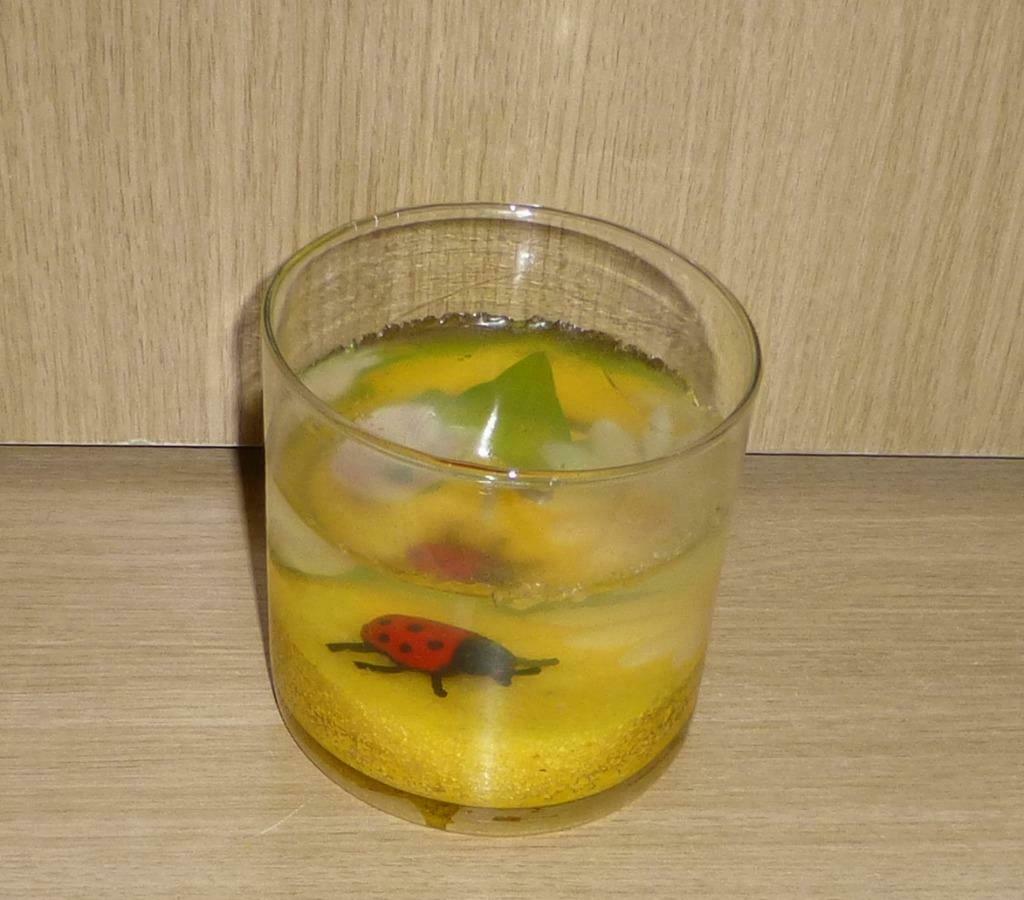 Gelkaars met zomermotief + gratis cadeautje, Enlèvement ou Envoi, Neuf, Bougie, Moins de 25 cm