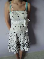 Leuk wit zomerkleedje met blauwe bloemetjes, maat S, Kleding | Dames, Jurken, Wit, Ophalen of Verzenden, Zo goed als nieuw, Knielengte