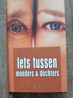 Iets tussen moeders & dochters, Ophalen of Verzenden, Zo goed als nieuw