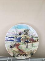 Ancienne assiette decorative avec canard sauvage en relief, Antiquités & Art