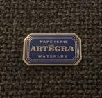 PIN - PAPETERIE ARTÉGRA - WATERLOO, Envoi, Utilisé, Autres sujets/thèmes, Insigne ou Pin's