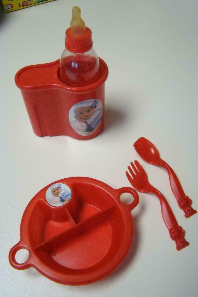 pop babypop eetservies met flessenwarmer + papfles - rood, Kinderen en Baby's, Speelgoed | Poppen, Gebruikt, Babypop, Ophalen of Verzenden