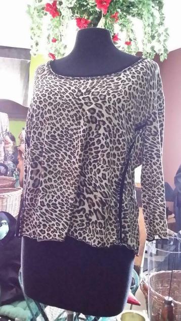 Pull imprimé tigre léopard neuf, Enlèvement ou Envoi, Neuf, Taille 38/40 (M), Brun
