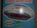 UNITED CLK-1454 - digitale radiowekker - 220V, Huis en Inrichting, Woonaccessoires | Klokken, Ophalen of Verzenden, Gebruikt, Digitaal