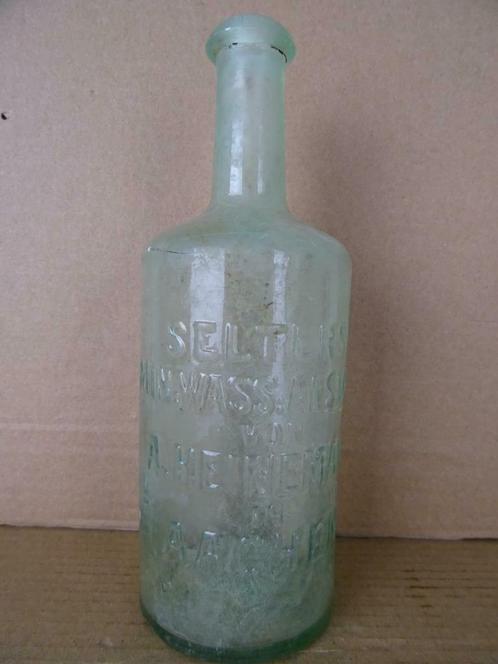 ② Bodemvondst mineraalwaterfles glazen fles SELTERS 1850 — Antiek Glaswerk Kristal — 2dehands