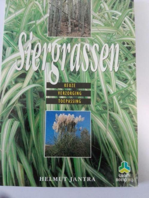 Siergrassen Helmut Jantra  Kosmos uitgeverij, Boeken, Wonen en Tuinieren, Zo goed als nieuw, Tuinieren en Tuinplanten, Ophalen of Verzenden