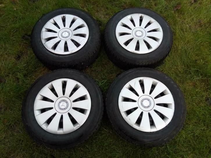 Winterset Mercedes A of B bouwjaar 2014 15inch 5mm & 8mm, Auto-onderdelen, Banden en Velgen, Band(en), Winterbanden, 15 inch, 195 mm