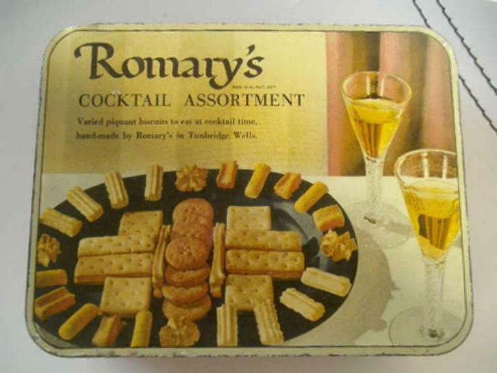 VINTAGE TIN ROMARY'S  Cocktail blik doos TUNBRIDGE WELLS UK, Verzamelen, Blikken, Zo goed als nieuw, Koek(jes), Overige merken