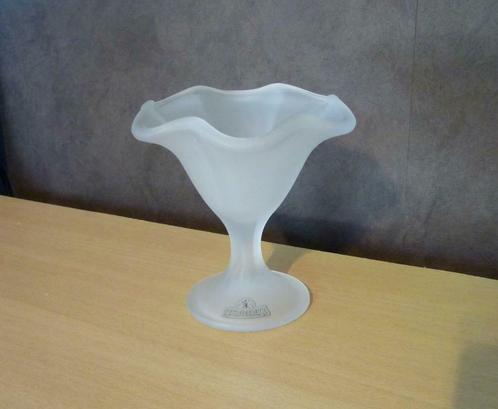 Originele matte glazen ijscoupe van IJsboerke 13 x 13 cm, Maison & Meubles, Cuisine | Vaisselle, Enlèvement ou Envoi
