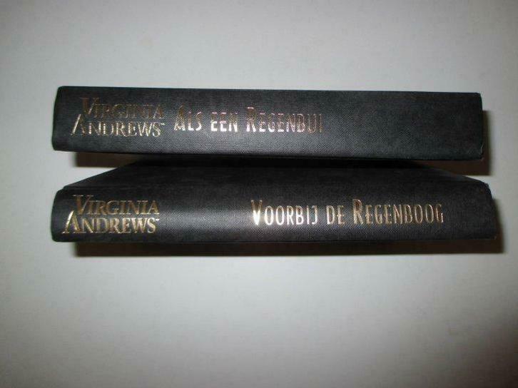 2 romans Virginia Andrews, Boeken, Romans, Gelezen, Ophalen of Verzenden