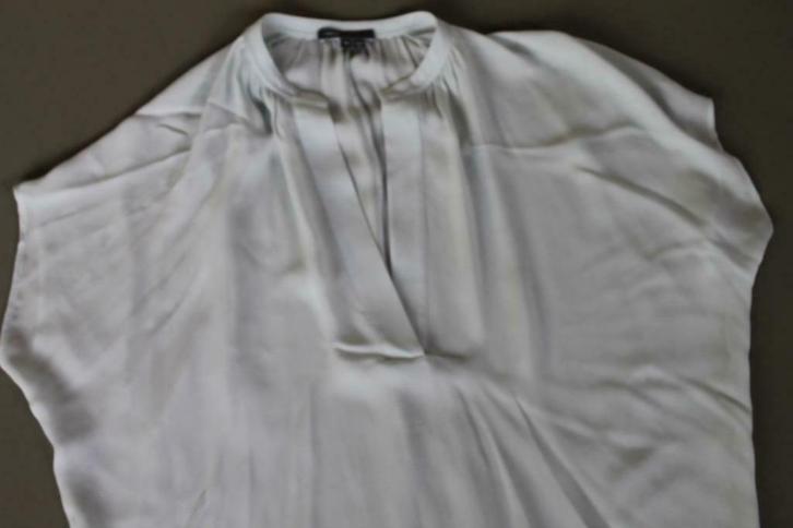 Hééééééél lichtblauwe zijden tuniek van Vince, Kleding | Dames, Blouses en Tunieken, Nieuw, Maat 38/40 (M), Blauw, Verzenden