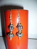 Boucles d'oreilles neuves , modèle original et unique, Enlèvement ou Envoi, Neuf