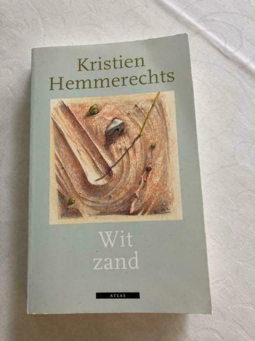 Wit zand - Kristien Hemmerechts, Livres, Romans, Comme neuf, Enlèvement ou Envoi