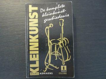 De komplete kleinkunstgeschiedenis  -Manu Adriaens-, Enlèvement ou Envoi