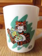 Vintage superbe mug tasse avec motif tigre esso en arcopal, Huis en Inrichting, Keuken | Servies, Nieuw, Kop(pen) en/of Schotel(s)