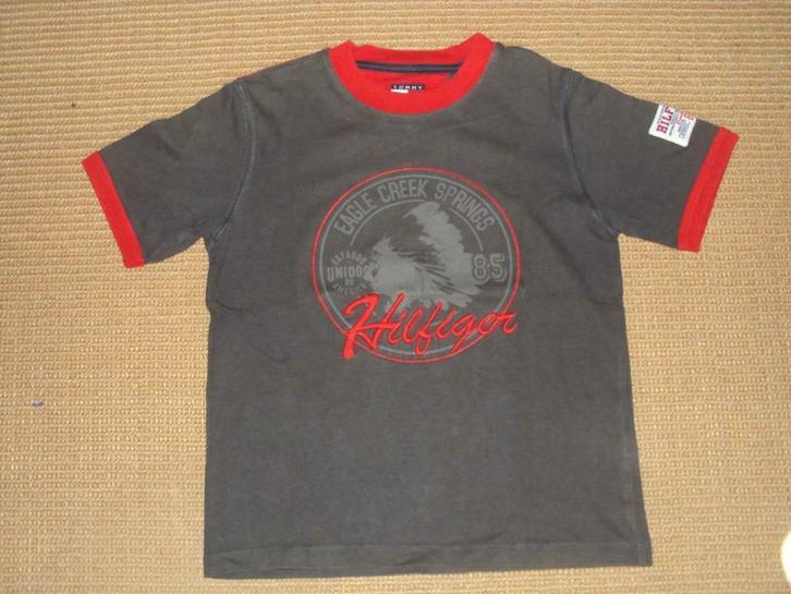 T-shirt met korte mouwen Tommy Hilfiger, Kinderen en Baby's, Kinderkleding | Maat 128, Gebruikt, Jongen, Shirt of Longsleeve, Ophalen of Verzenden