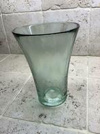 Vase en verre teinté vert, Maison & Meubles, Moins de 50 cm, Comme neuf, Verre, Vert