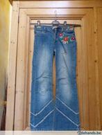 MODE Ripped jeans met geborduurde bloemen op 146, Ophalen of Verzenden, Gebruikt, Meisje, Broek