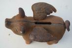 Tirelire en fonte , cochon ailé(porte bonheur, petit modèle), Collections, Tirelires, Enlèvement ou Envoi, Neuf, Autres matériaux
