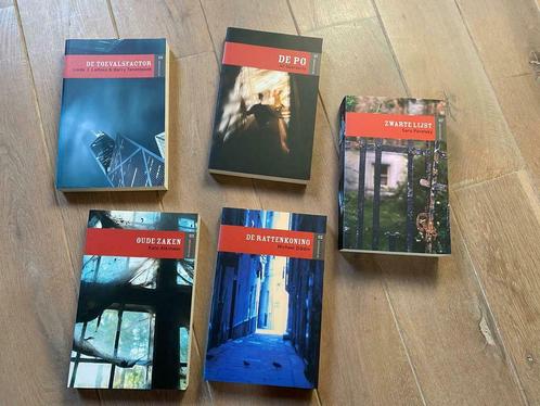 Set nieuwe boeken genre thrillers van De Standaard, Boeken, Thrillers, Nieuw, Ophalen of Verzenden