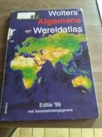 2x Wolters'Algemene Wereldatlas, Boeken, Ophalen of Verzenden, Gelezen