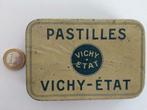 Ancienne boite en fer "PASTILLES VICHY-ETAT", Collections, Autres marques, Utilisé, Enlèvement ou Envoi, Autre