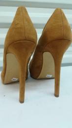 308B* BERSHKA - jolis escarpins kakis neufs (pointure 41), Nieuw, Bershka, Pumps, Verzenden