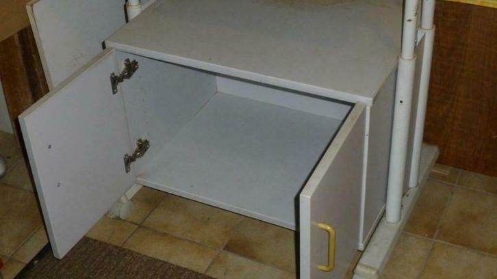 VERZORGINGSTAFEL VOOR BABY, Kinderen en Baby's, Badjes en Verzorging, Zo goed als nieuw, Ophalen