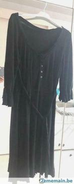 robe noire coton et ceinture manche 3/4 décolleté arrondi L., Porté