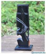§  sculpture plate sur bois guerrier africain, Enlèvement