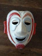 Carnaval masker in plaaster gilles verkleden Binche, Ophalen