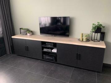 Eiken Boomstam tv meubel plank BESTA eiken blad, STUVA IKEA  beschikbaar voor biedingen