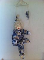 Clown op schommel met ballon, Verzamelen, Ophalen of Verzenden, Zo goed als nieuw
