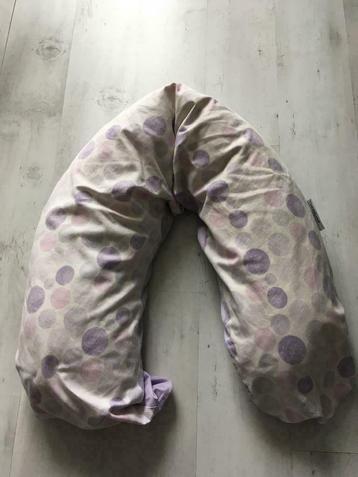 Voedingskussen met hoes  beschikbaar voor biedingen