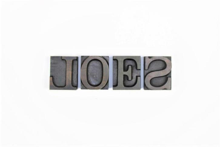 Oude drukletters "LOES" of "ELS", Antiek en Kunst, Curiosa en Brocante, Ophalen of Verzenden