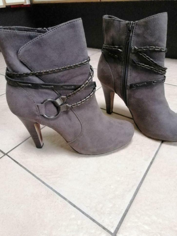 Laarsjes Tamaris, maat 38, Mortsel, Kleding | Dames, Schoenen, Zo goed als nieuw, Lage of Enkellaarzen, Ophalen of Verzenden