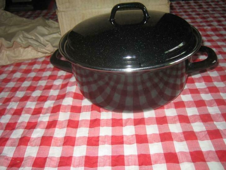 Vintage kookpot, laag model, in zwarte émail, Antiek en Kunst, Antiek | Email, Ophalen