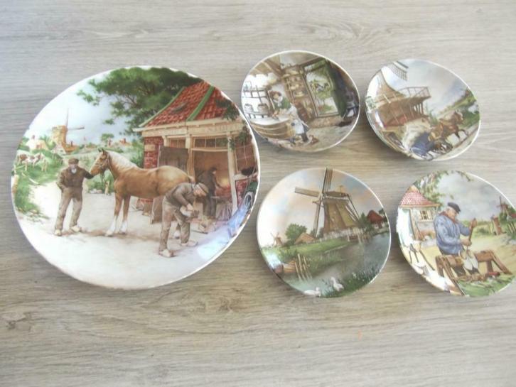 Handdecored getekende borden "ROYAL SCWABAP", Antiek en Kunst, Antiek | Wandborden en Tegels, Ophalen of Verzenden