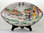 Oude porseleinen schaal met de hand beschilderd met Geisha t, Antiek en Kunst, Ophalen of Verzenden