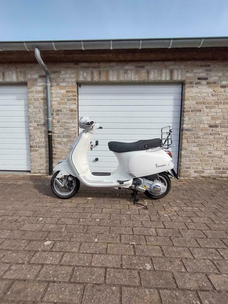 ② Piaggio Vespa LX 125 IE — Motos | Piaggio — 2ememain