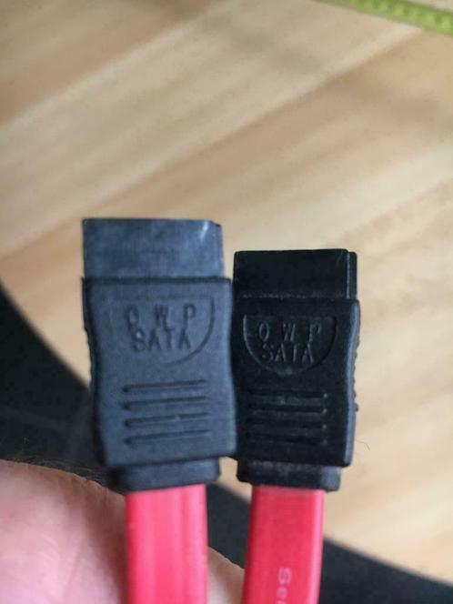 rechte SATA / rechte SATA-kabel Lengte 20 tot 100 cm, Computers en Software, Pc- en Netwerkkabels, Zo goed als nieuw, Ophalen of Verzenden