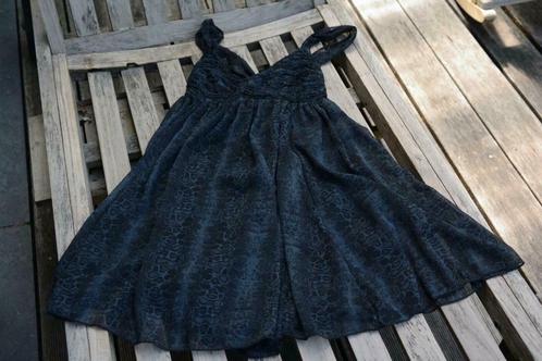 Jolie robe vaporeuse Only Sussanne Party dress noir et gris, Vêtements | Femmes, Robes, Porté, Taille 36 (S), Noir, Longueur genou