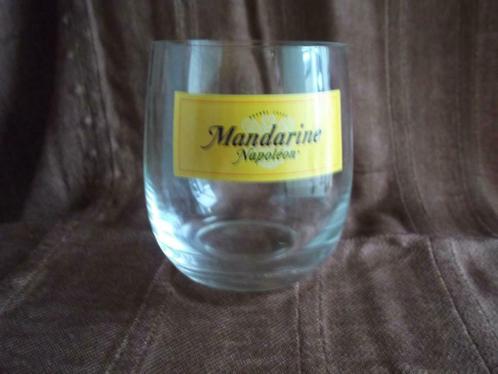 Mandarine Napoleon glas, Collections, Verres & Petits Verres, Comme neuf, Verres et Verres à shot, Enlèvement ou Envoi